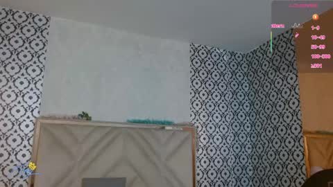 laulin_tay online show from May 11, 2026, 3:23 am
