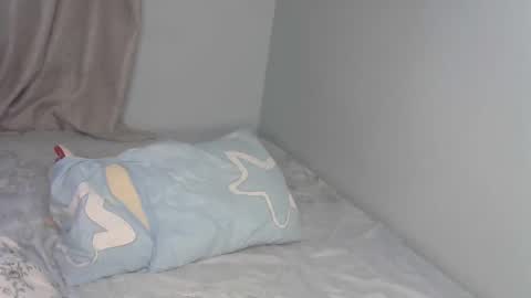 laura6871 online show from October 13, 2025, 2:39 pm