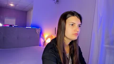 Snapshot of laura__leee chatting on July 13, 2026, 4:48 am Laura online show from July 13, 2026, 4:48 am