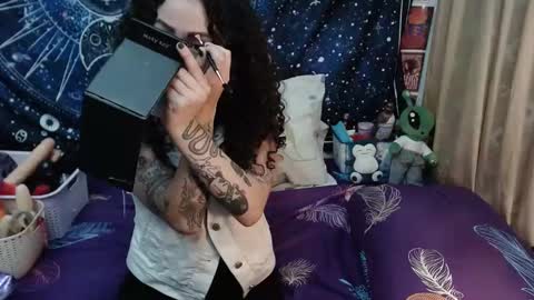  Wen  online show from January 22, 2025, 9:10 pm