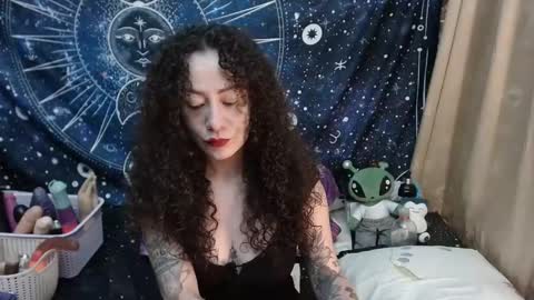  Wen  online show from February 11, 2025, 7:05 pm