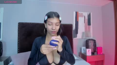 Laura online show from February 25, 2025, 1:06 pm