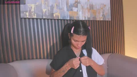 Laura online show from October 8, 2025, 12:36 pm