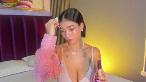 Laura online show from May 20, 2026, 12:00 pm