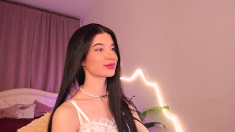 Laura online show from February 9, 2026, 12:58 am