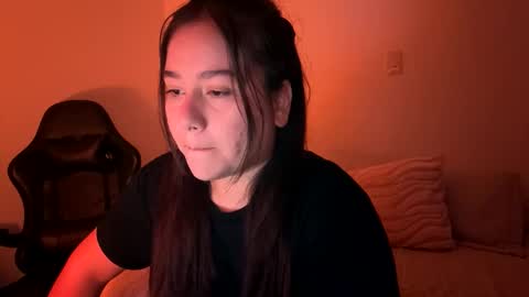 Snapshot of laura_d23 chatting on February 11, 2026, 11:21 pm laura online show from February 11, 2026, 11:21 pm