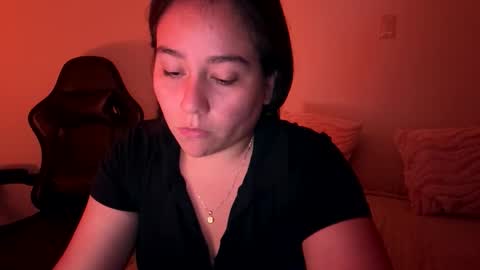 Snapshot of laura_d23 chatting on February 18, 2026, 2:40 am laura online show from February 18, 2026, 2:40 am