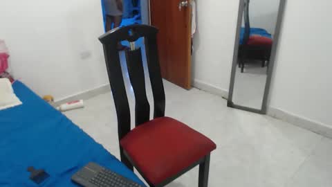 laura_foxx2379 online show from November 29, 2025, 6:11 pm