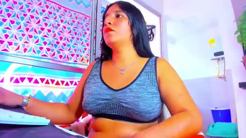 laura_goddess_ts online show from September 14, 2025, 2:27 pm