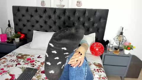 laura hotties online show from February 21, 2026, 1:01 pm