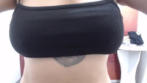  Laura  online show from September 19, 2025, 2:07 pm