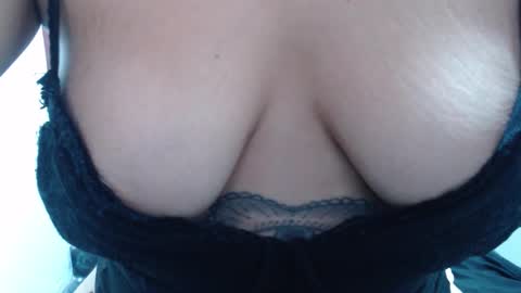  Laura  online show from February 15, 2026, 1:41 pm