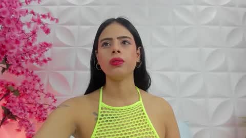 L A U R A online show from December 16, 2025, 12:10 pm