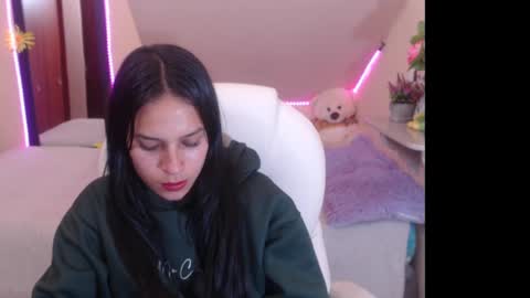 Snapshot of laura_pink22 chatting on December 24, 2024, 9:22 pm Laura Pink online show from December 24, 2024, 9:22 pm