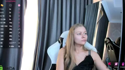 Snapshot of laura_pudd chatting on April 16, 2026, 9:54 am Laura online show from April 16, 2026, 9:54 am