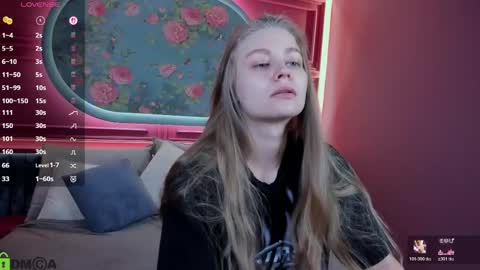 Snapshot of laura_pudd chatting on May 9, 2026, 9:58 am Laura online show from May 9, 2026, 9:58 am