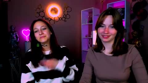 laura_queen_ online show from September 28, 2025, 7:19 pm