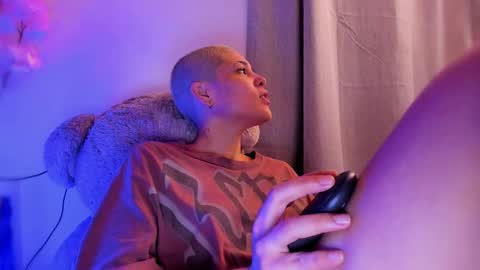 Laura Rose online show from January 5, 2026, 11:52 pm