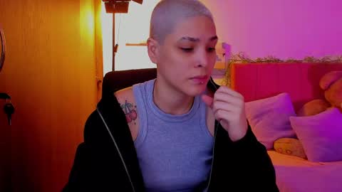 Laura Rose online show from March 30, 2026, 8:43 pm