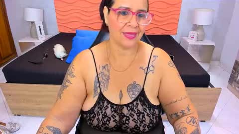 Snapshot of laura_riley chatting on March 28, 2026, 11:21 am Laura online show from March 28, 2026, 11:21 am