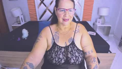 Snapshot of laura_riley chatting on May 3, 2026, 12:00 pm Laura online show from May 3, 2026, 12:00 pm
