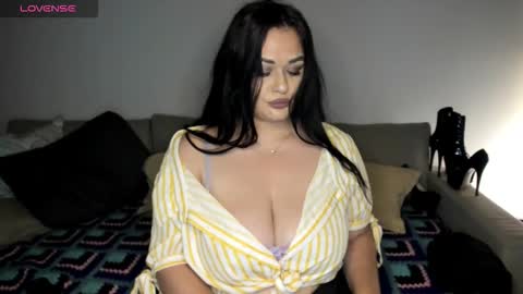 Laura online show from September 17, 2025, 4:19 pm