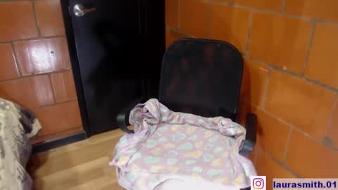 Snapshot of laura_smith0 chatting on March 4, 2025, 7:01 pm Laura  independent model Next show Monday 2th December online show from March 4, 2025, 7:01 pm
