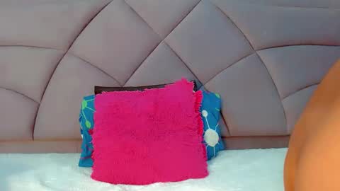 Laura online show from February 5, 2025, 8:21 am