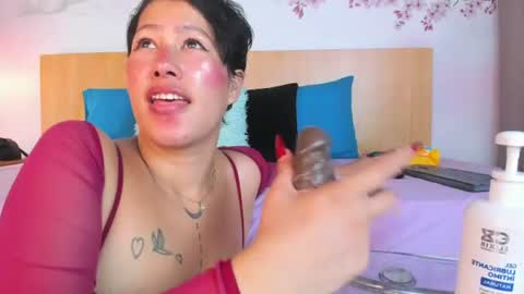 Snapshot of laura_torress chatting on July 2, 2026, 3:23 am Laura online show from July 2, 2026, 3:23 am