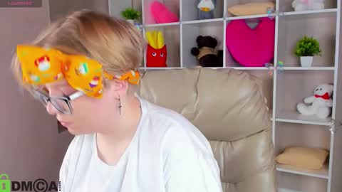 Snapshot of lauraaa_smith chatting on February 4, 2026, 9:59 am Laura online show from February 4, 2026, 9:59 am