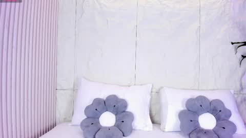 LauraCarther  online show from June 1, 2026, 5:36 pm
