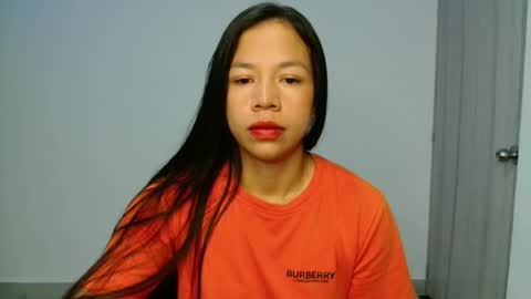 Snapshot of lauracb_ chatting on March 18, 2026, 7:11 am lauracb online show from March 18, 2026, 7:11 am