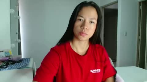 Snapshot of lauracb_ chatting on March 24, 2026, 3:17 pm lauracb online show from March 24, 2026, 3:17 pm