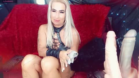 LauraCrystall online show from September 19, 2025, 6:52 pm