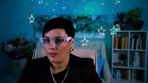 lauradavidsons online show from September 21, 2025, 4:19 pm