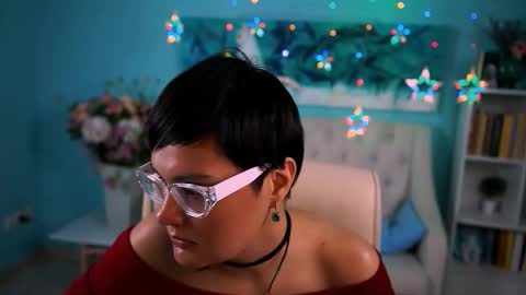 lauradavidsons online show from November 2, 2025, 4:20 pm