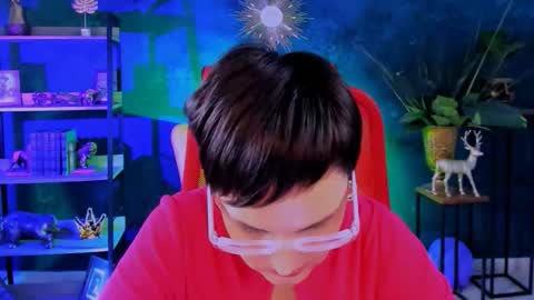 lauradavidsons online show from November 26, 2025, 12:28 pm