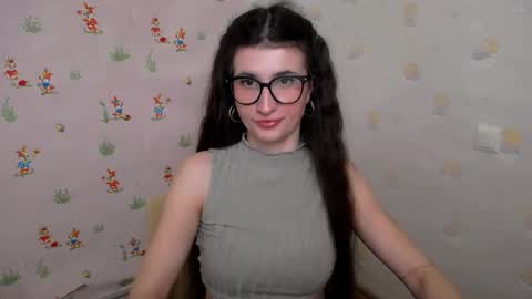 Snapshot of lauradre_ chatting on February 14, 2026, 8:44 am Laura online show from February 14, 2026, 8:44 am