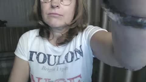 Lauraoven1 online show from December 27, 2024, 11:28 am