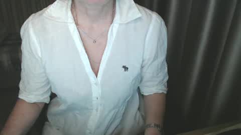 Lauraoven1 online show from March 4, 2025, 3:59 pm