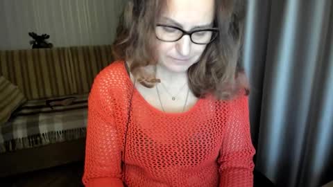 Lauraoven1 online show from December 22, 2025, 7:16 am