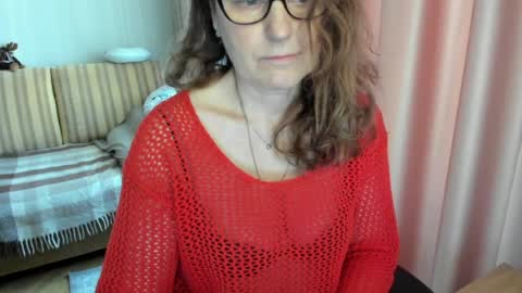 Lauraoven1 online show from April 1, 2026, 2:03 pm
