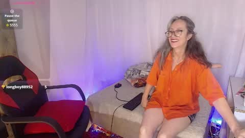 Laura Sofia online show from April 15, 2026, 10:54 pm