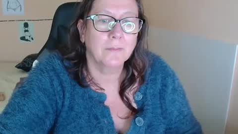 laureanne online show from December 8, 2024, 1:25 pm