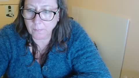 laureanne online show from December 10, 2024, 4:06 pm