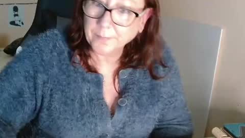 laureanne online show from December 22, 2024, 2:49 pm