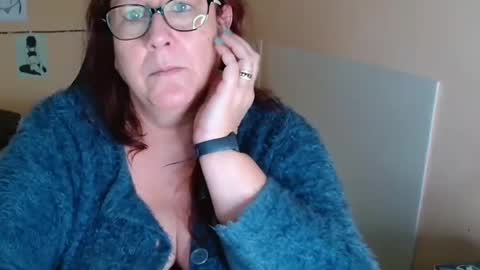 laureanne online show from December 23, 2024, 2:50 pm