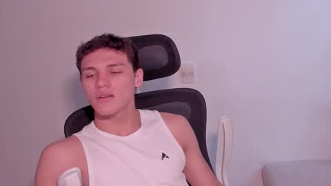 Laureent online show from March 16, 2026, 7:40 pm