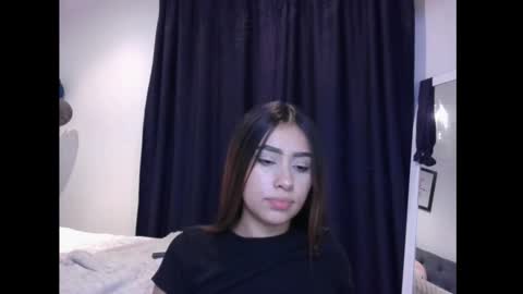 Snapshot of lauren_clauz chatting on November 20, 2025, 12:00 am Lauren Clauz online show from November 20, 2025, 12:00 am