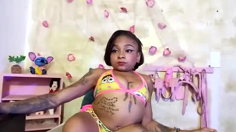 Snapshot of lauren_hills7069 chatting on January 17, 2025, 4:39 am Lauren online show from January 17, 2025, 4:39 am